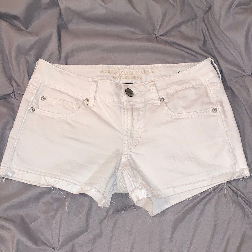 AEO white shorts